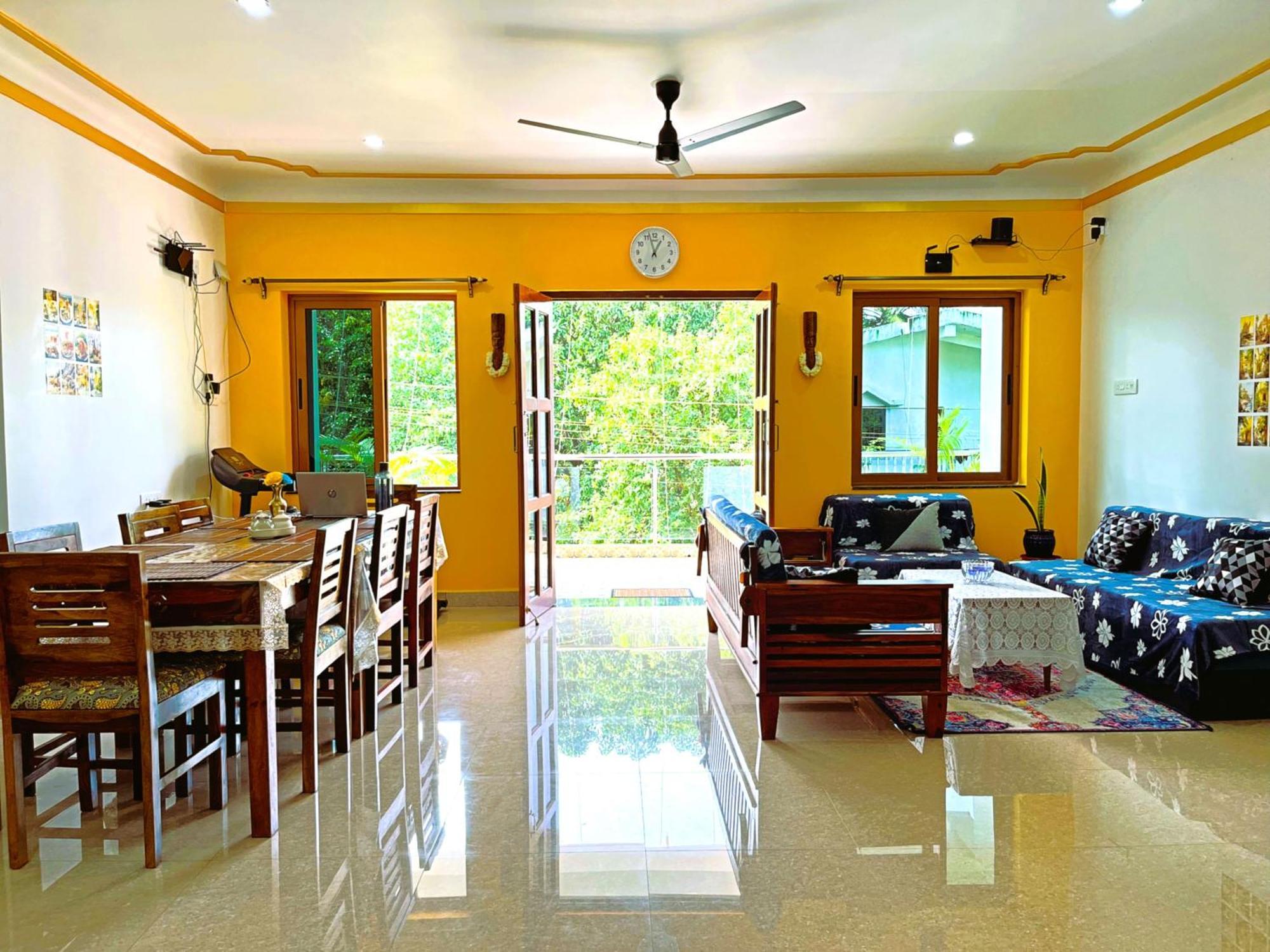 Happy Moon Homestay Aldona Esterno foto